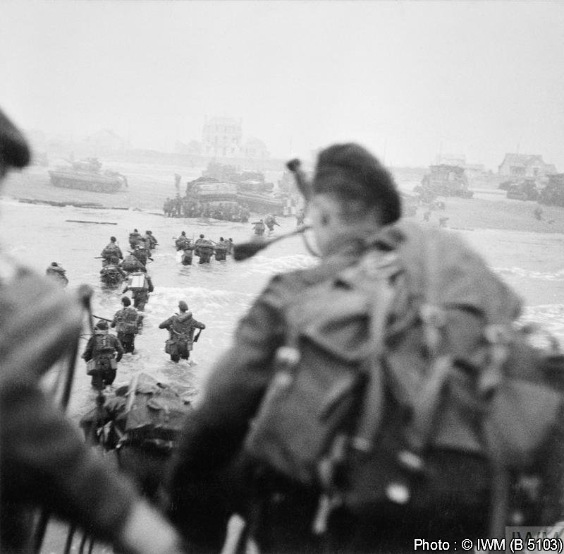 francediplo_EN's tweet photo. Today, we remember the #DDay Normandy Landings and all the sacrifices made to end #WW2. #LestWeForget https://t.co/6auf6MSb81