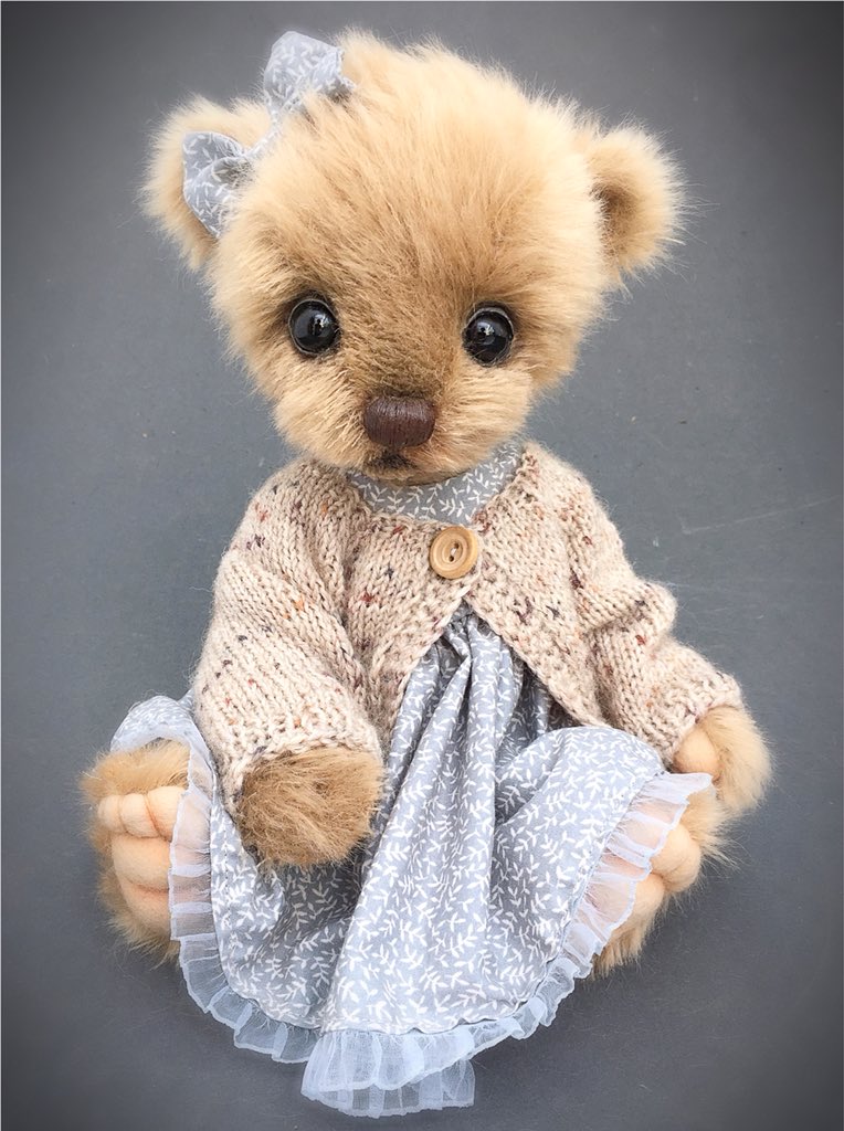 threeoclockbear's tweet image. Lili Mae