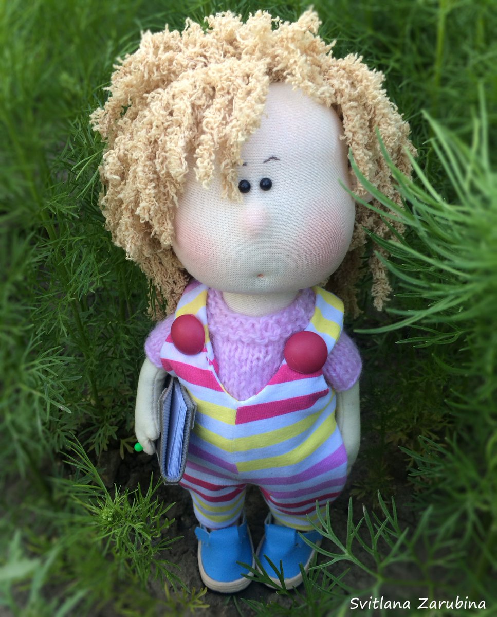 HMThingsPlace's tweet image. This Textile Handmade Doll with book can be a great present for your friends and family. 🎁👍
etsy.com/listing/605277…