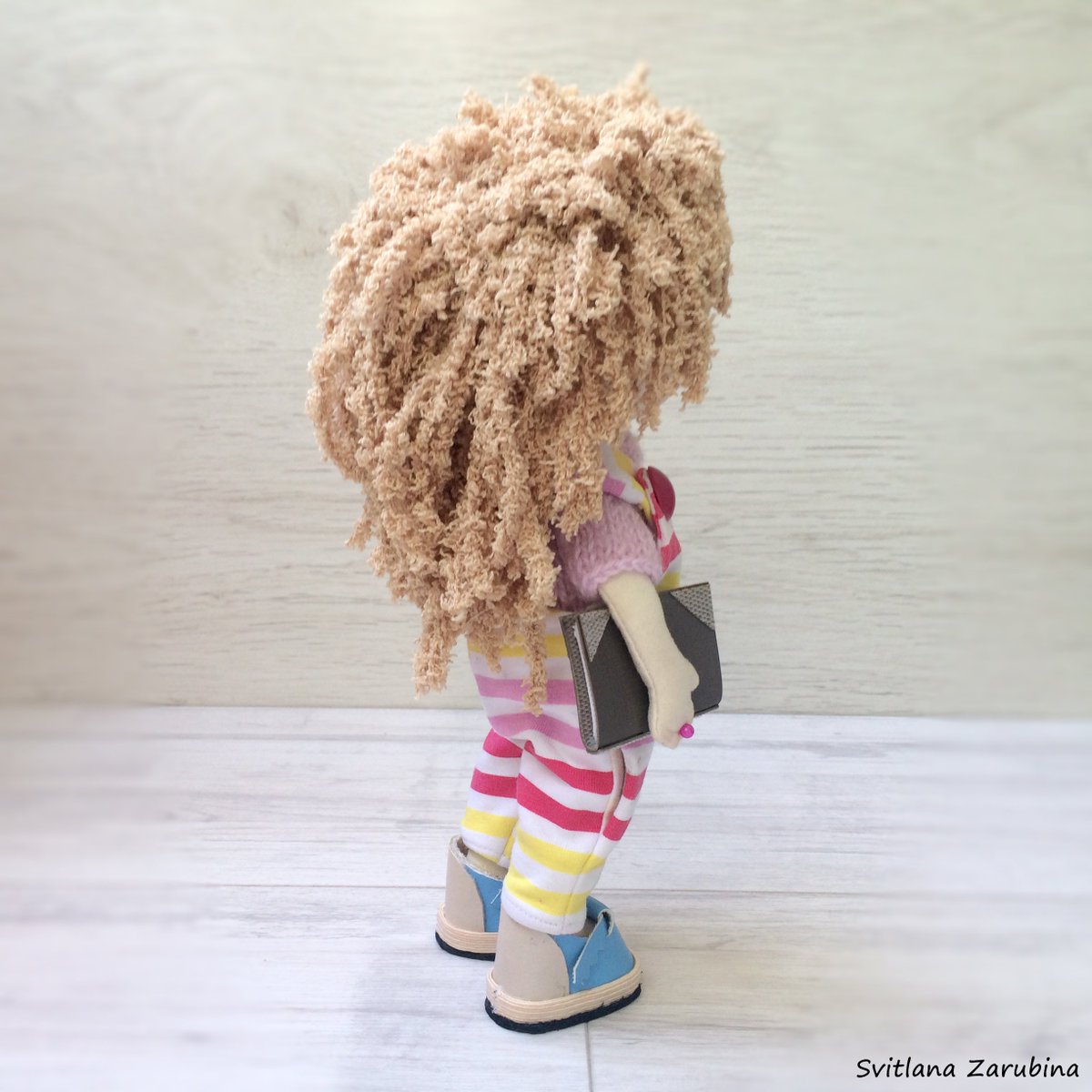 HMThingsPlace's tweet image. This Textile Handmade Doll with book can be a great present for your friends and family. 🎁👍
etsy.com/listing/605277…