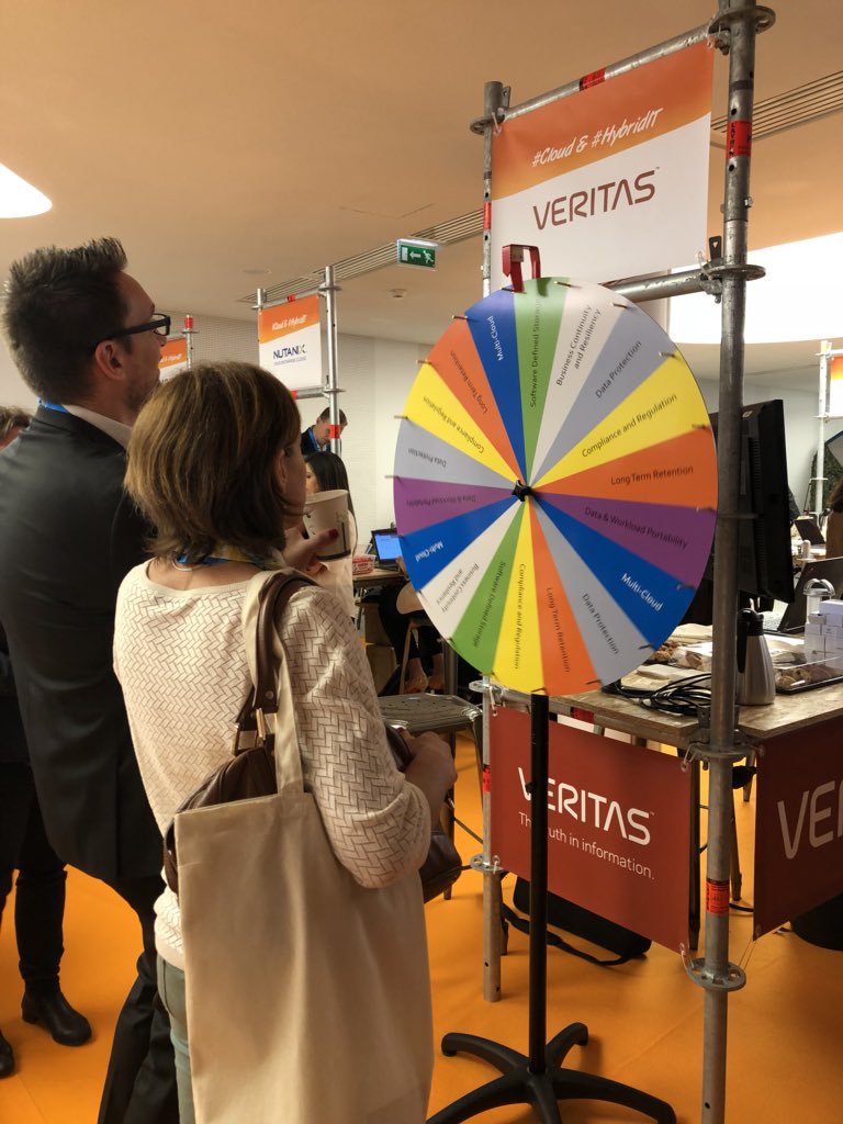 Venez tenter votre chance avec la roue de la fortune chez @VeritasTechFR au #KOSCC18 @SCC_info !