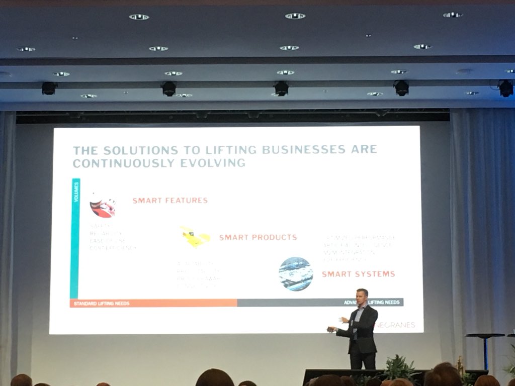 sirpapentt's tweet image. Juha Pankakoski explaining how @Konecranes optimizes customer service and creates business from data. #SASBF18