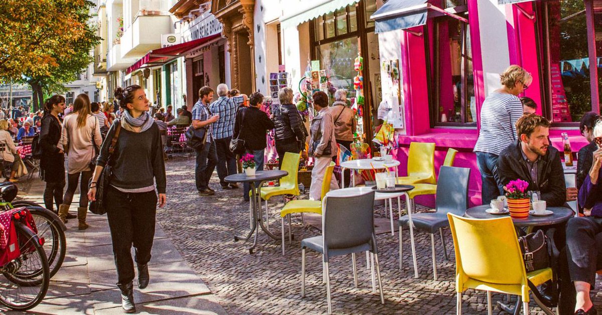 altenitalia's tweet photo. #ALTENJobs 🌍: If you are American, here are 10 reasons why you should consider the European #expat #lifestyle. 🍹Terry and Cheryl, originally from Kentucky, moved to #Eindhoven 3 years ago to escape the rat and haven't looked back since. Read their story! https://t.co/Azau9sor2L https://t.co/dEjq6zyGNy