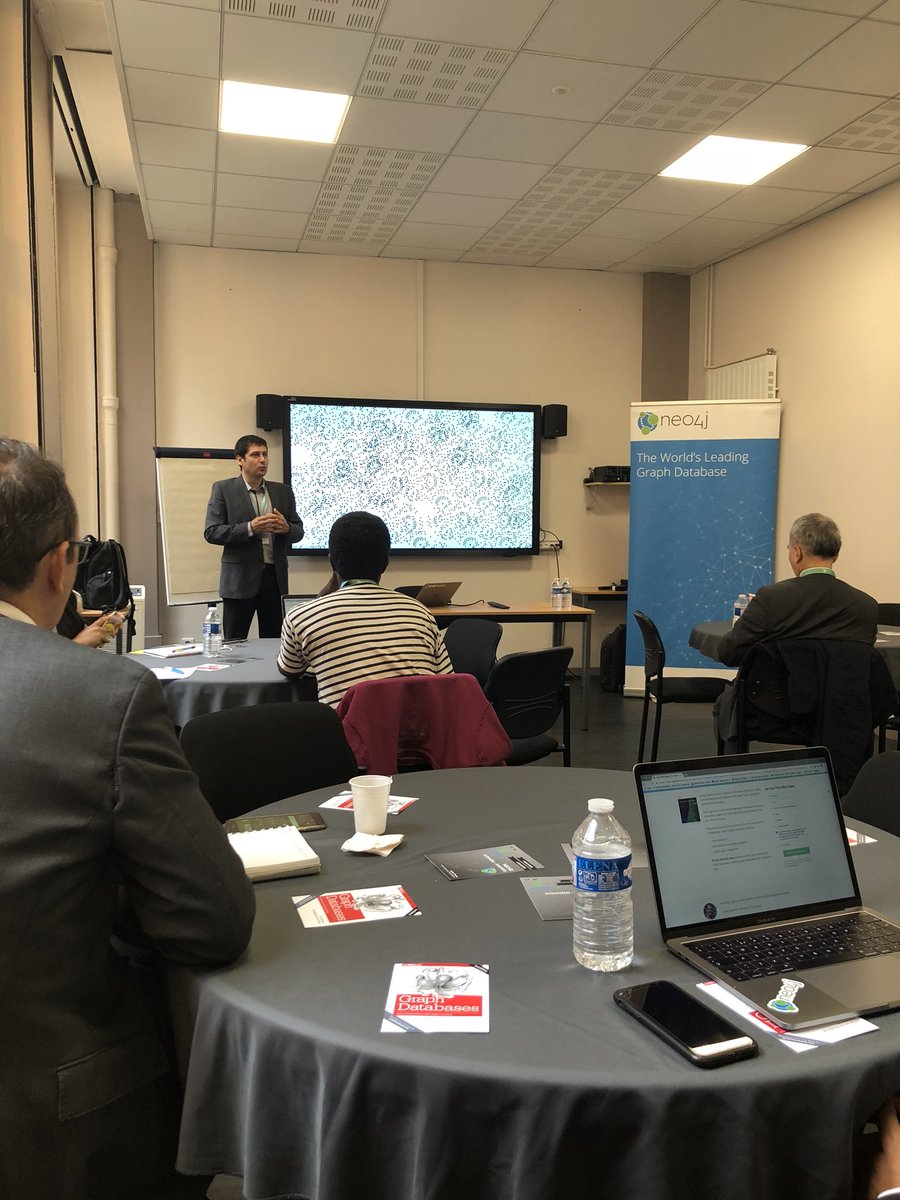 Neo4jFr's tweet photo. #graphtalks #neo4j paris on y parle cas d’usages, plateforme de #graphes et #visualisation https://t.co/RmnadiZYiA