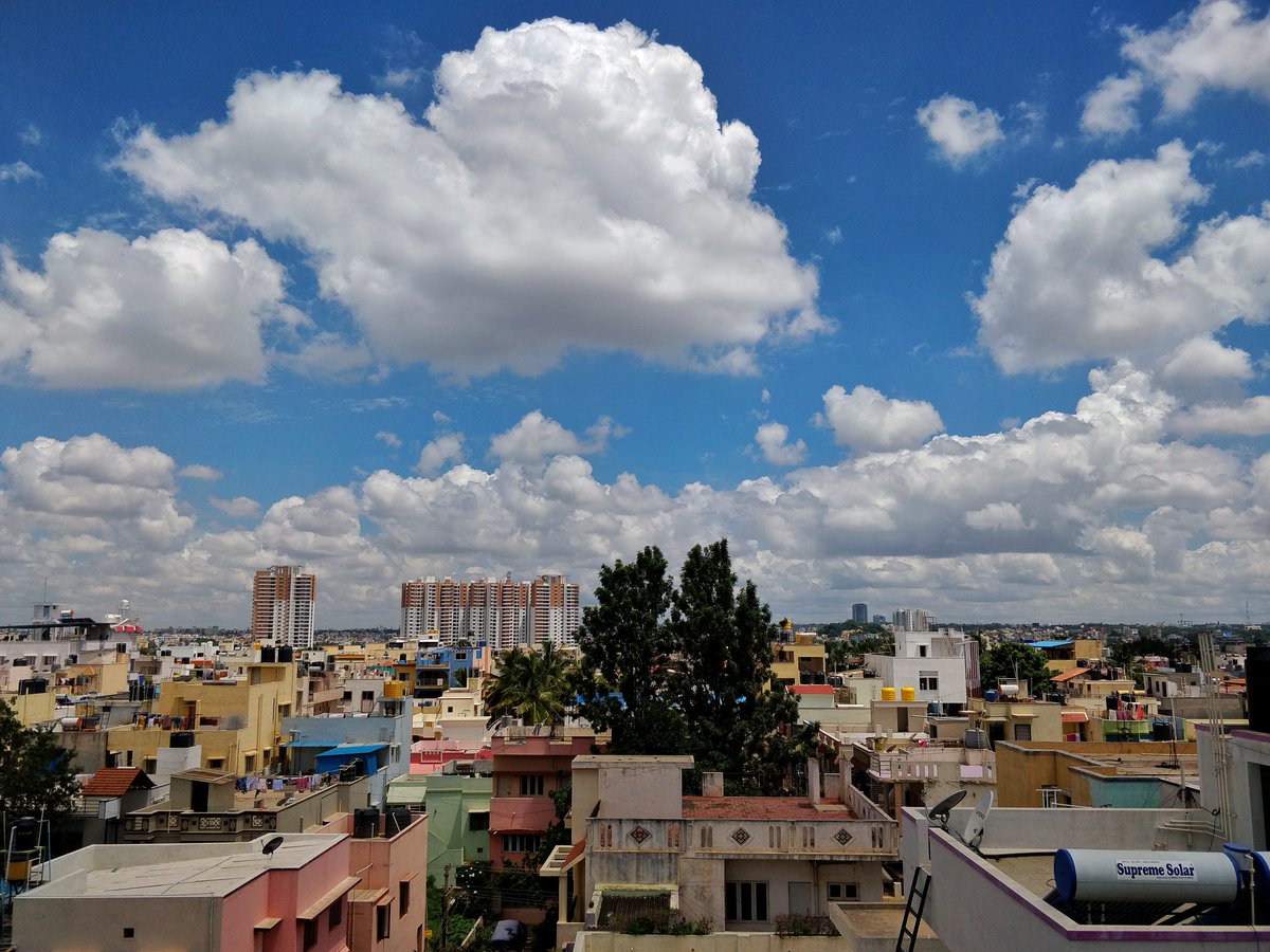OnePlus 5 + Sky of Bangalore = Woooow ♥ 
#ShotOnOP5 #JustNow #ShotOnPhone #ManualMode #ShotOnOnePlus5 #Bangalore #Sky #MobilePhotography #City #Cloud #Blue #Daylight #RoofTop @OnePlus_IN @oneplus @OnePlus_Support @prestige