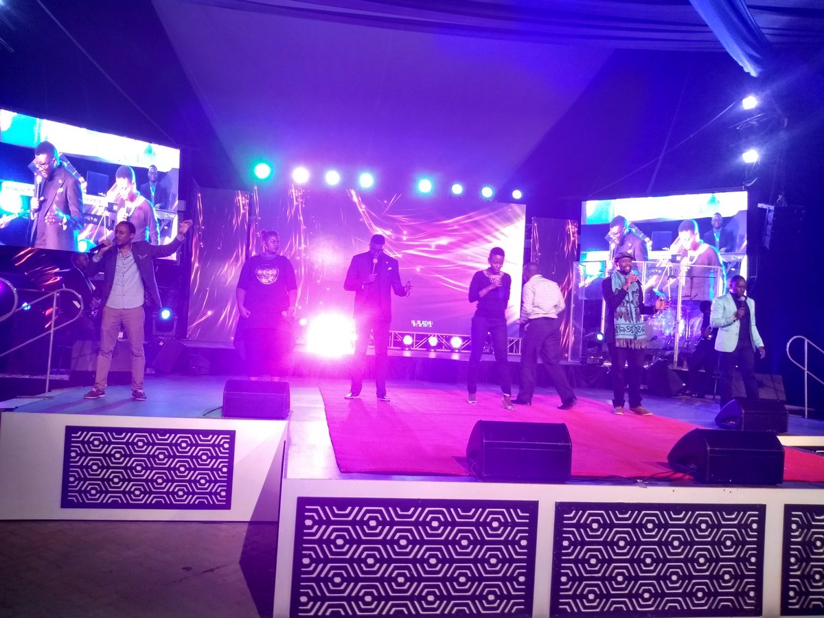 NdegeGrace's tweet photo. #Fearless Summit is lit people https://t.co/Zz0OSrLduA