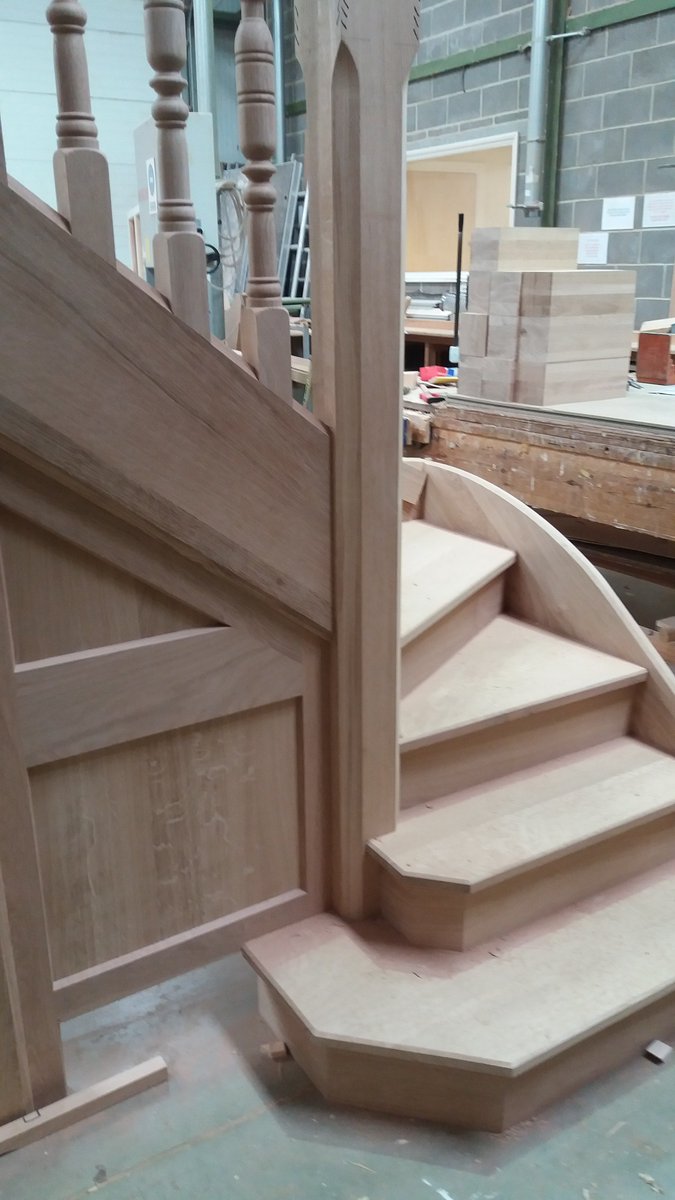 craigbooth14's tweet photo. Solid #oak #staircase with solid panels ..work in progress looking good @JoineryHour https://t.co/p7y1AmwDgI