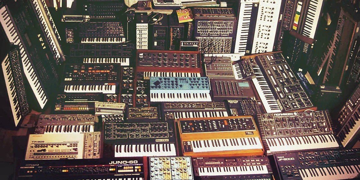 MagazineTrax's tweet photo. Un site web a entrepris de créer la plus grande bibliothèque sonore de synthétiseurs ‌👉 https://t.co/Kect86bPPE https://t.co/GvtKg71vMb