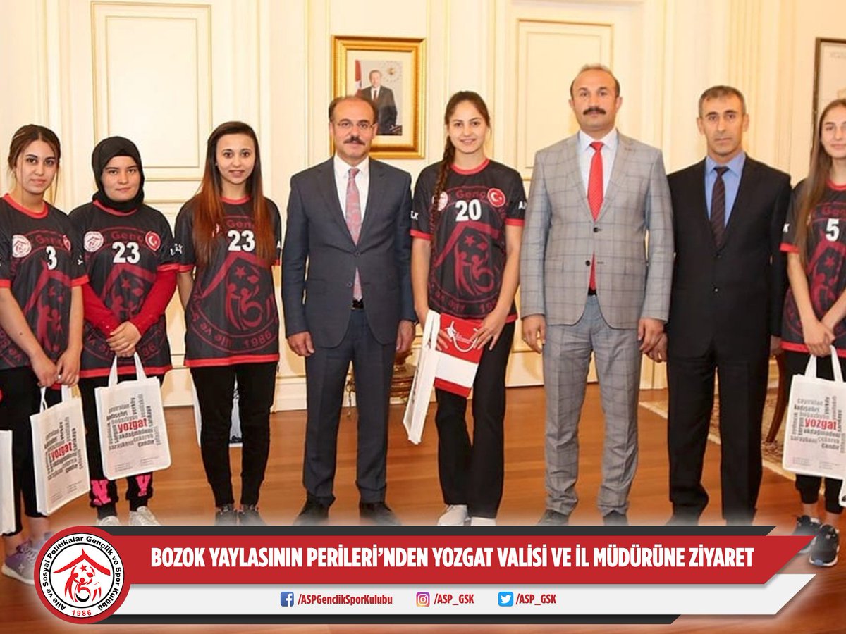 Bozok Yaylasının Perileri Yozgat Valisi ve İl Müdürünü ziyaret etti.
Türkiye Bayanlar 2. Ligine yükselen Yozgat Hentbol Bayan takımımız Yozgat Valisi Kemal Yurtnaç ve İl Müdürü Abdullah Neşeli’yi makamlarında ziyaret etti.
 #hentbol #aspgskhentbol #bozokyaylasininperileri #aspgsk
