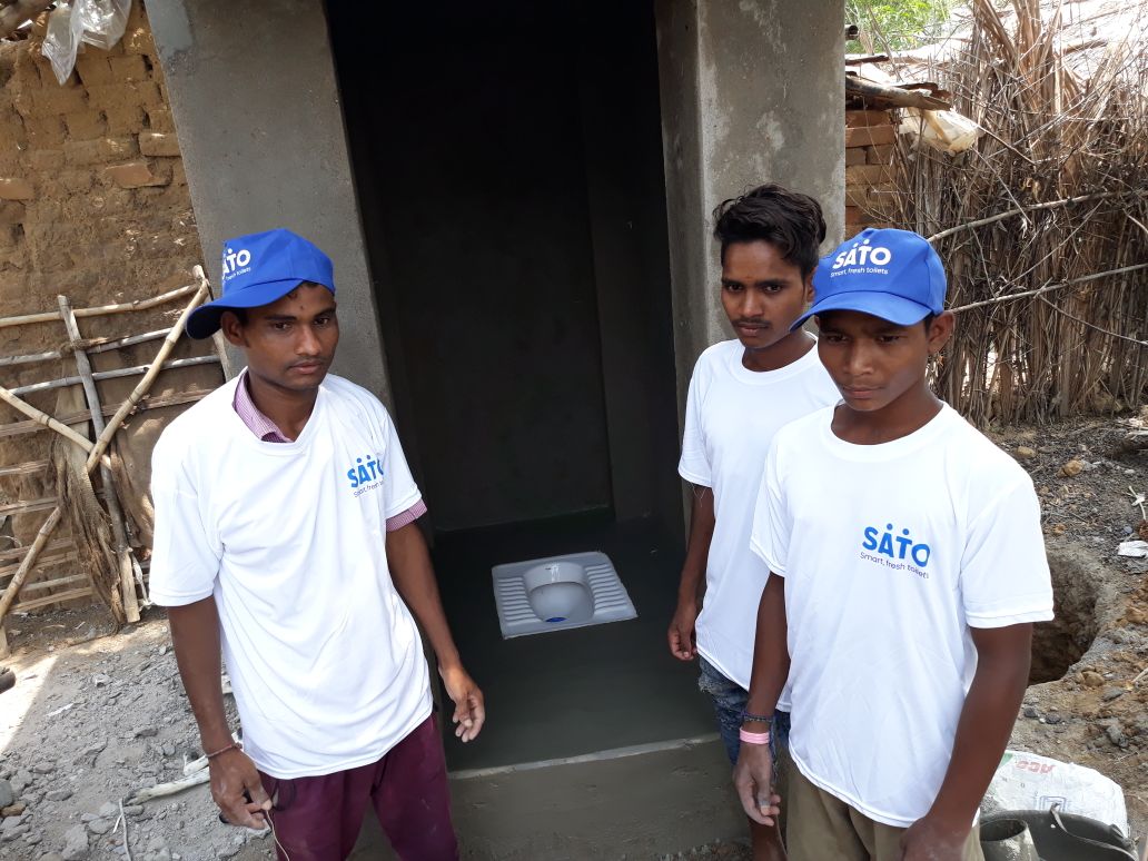 UmeshJena333's tweet photo. First #SATO toilet installed in Badgaon of Bargarh District #Happy Beneficiary and Masons 
@sundargarhSBM @gp_bargarh @DMBargarh @Swachh_Nayagarh @SwachhBalangir @kamyabkalahandi @Zsbp_Koraput @Swachh_Puri @CollectorJspur @Cuttack_zsbp @SwachJharsuguda @jkumarlive @BedantaMishra https://t.co/mfxOukpcxH