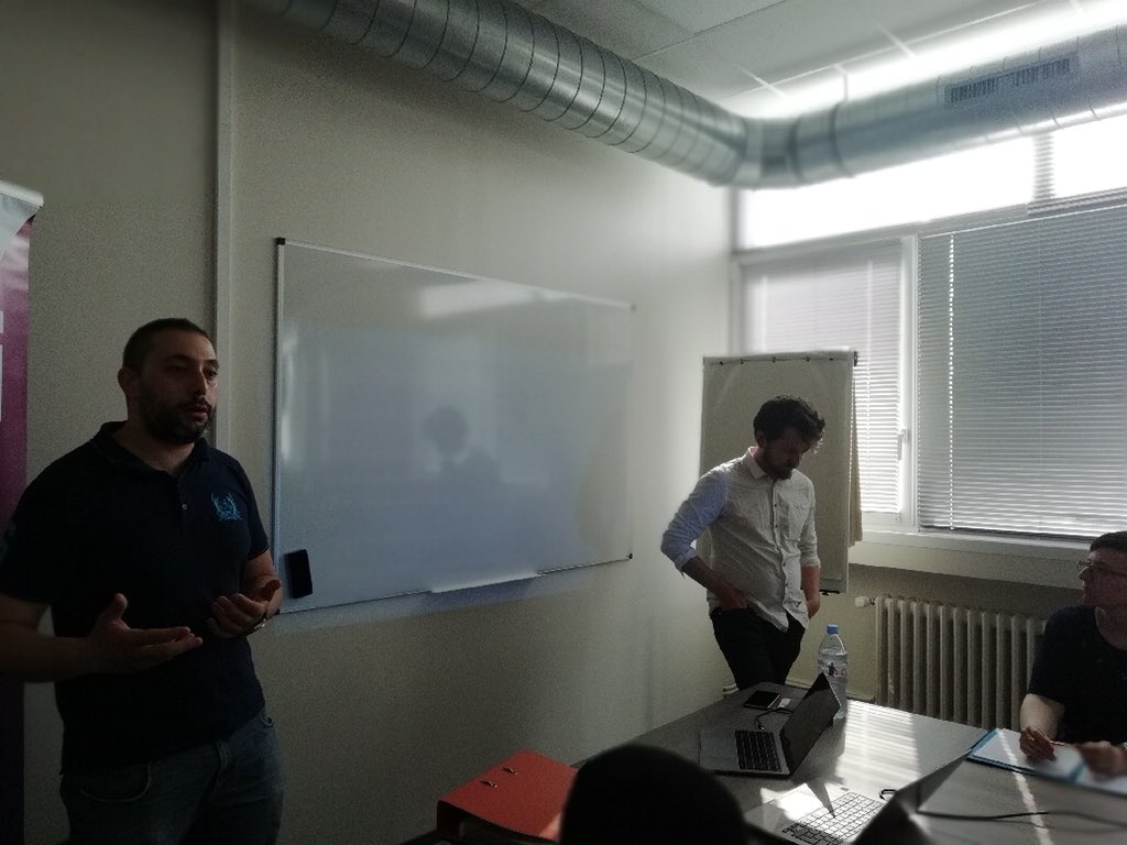 Plus2POPSchool's tweet image. [ POP School - Valenciennes ] 

Ce matin nous parlions e-réputation pour la #DIGITWEEK de @poleemploi_HDF avec Brahim Sellam et @Dufour_Bapt