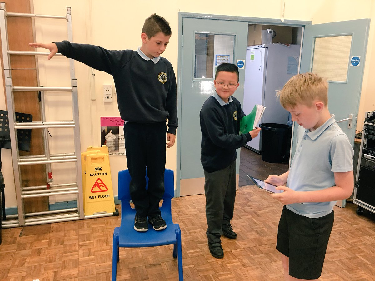 TeamFiveStBs's tweet photo. Investigating air resistance on a scrunched up piece of paper and a flat piece of paper. #investigators https://t.co/o8rD62vi8i