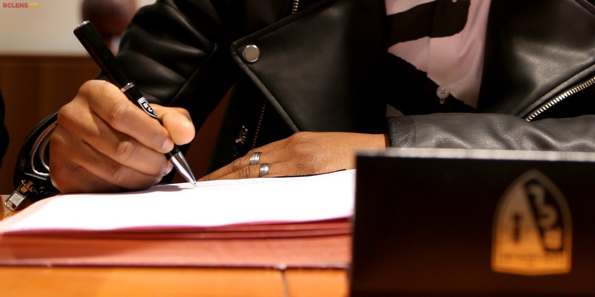 RCLens's tweet image. #Mercato Accord de principe trouvé avec 4 joueurs !
@leca_jean - @centonze_fabien - Arial #Mendy – Yannick #Gomis 
Présentation ▶️ rclens.fr/infos_2018/06/…
#Présentation #ConfMontanier #rclens