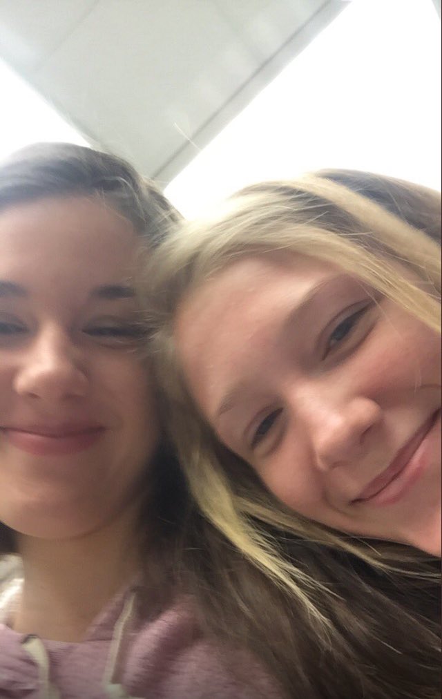 allibecker16's tweet photo. HAPPY BIRTHDAY @maraboehler!!🎉🎁🎊 I hope your day was filled with loud laughing and lots of smiles 💗☺️Love you honey 😘 https://t.co/PjFkkVht2V