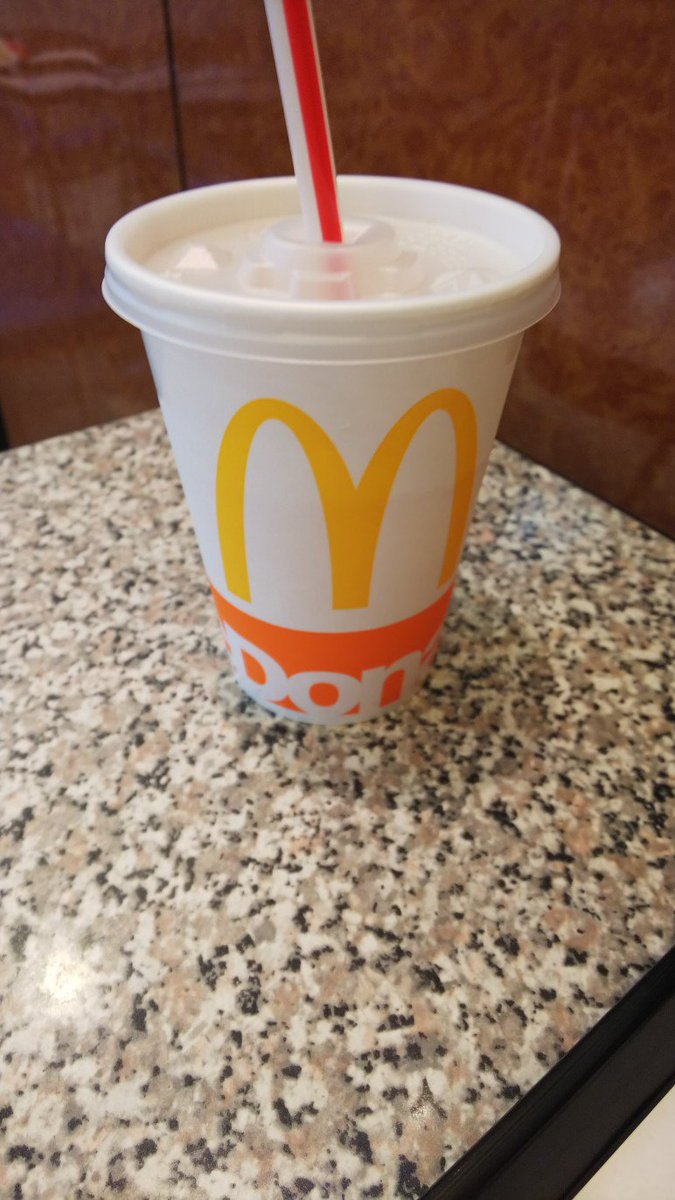 219tt7's tweet photo. 通信制限の味方✨マクドナルド🍟
アラタさん(@ueta_arata )に新年会で頂いてからお財布の中で眠ってたクーポン、期限が明日まででした💦ギリギリ💦
#おーえむドナルド
#写真がマック感薄め
#MDon
#えむどん https://t.co/h8XgbyqV2i