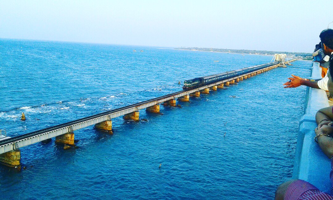 vkb18_vav's tweet photo. #23_dec_2k15 #5:24pm #wednesday #last_india_railway_track #last_road #end_point_of_india #incredibleindia #wanderlust #travel_food_photography #labelvb #vb24 #vav #vaibhavbhatnagar #2k15_to_2k18 https://t.co/svhj6h0w7v