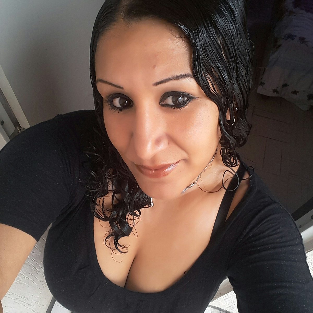 AnnaPalacios10's tweet photo. Podría decirte tantas cosas.....
Pero si te fijas en la forma 
En la que te miro,  ya deberías
Saberlo todo. https://t.co/gOG1l4Oo9h