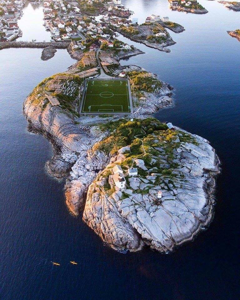 Please say something about this amazing football field in Norway...... ⚽👌😯😍