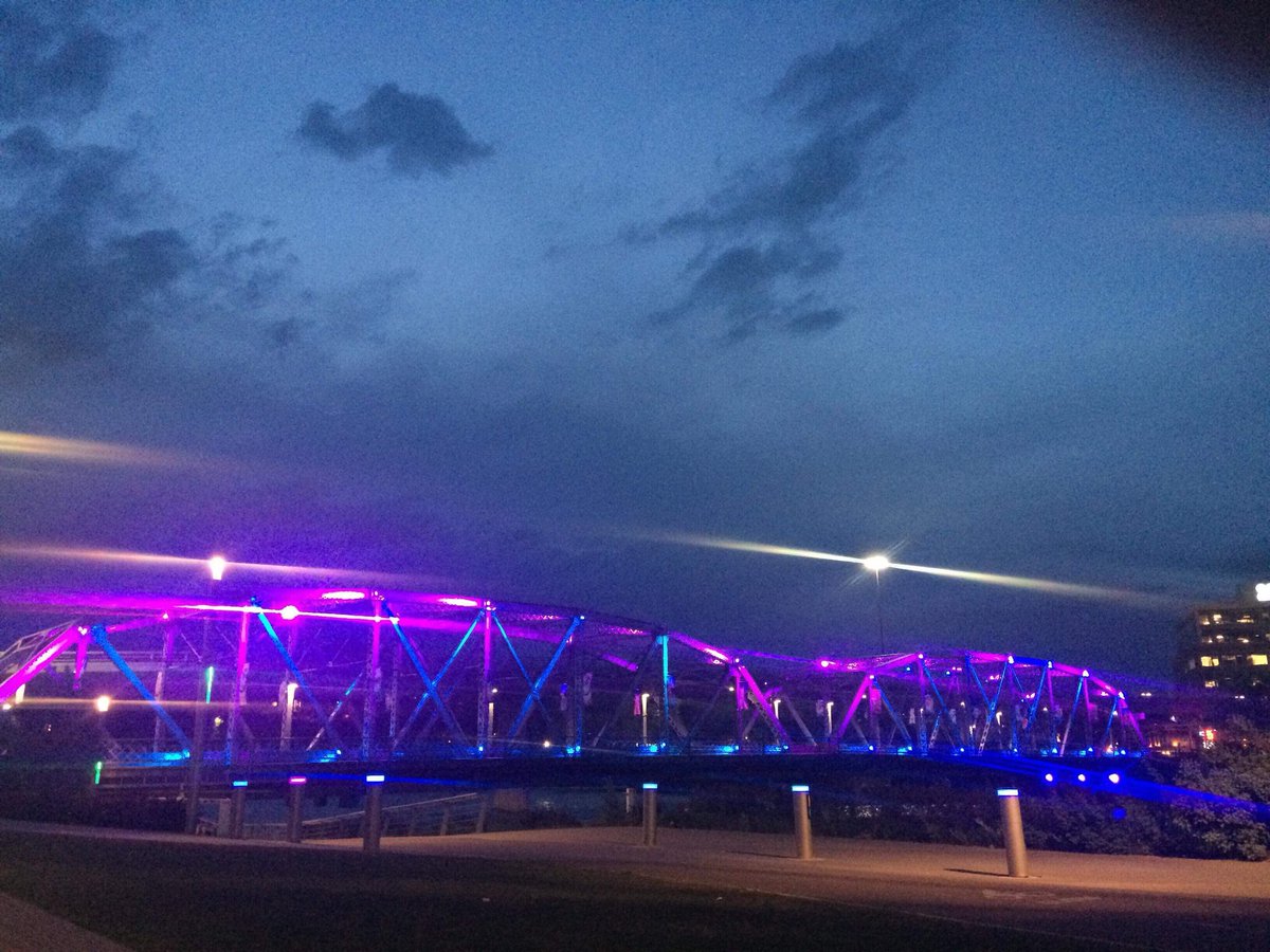 MrsRees2010's tweet photo. Newly named Reconciliation Bridge #yyc is blue/purple for Huntington Disease awareness month #LightItUp4HD @CureHDCalgary @HuntingtonSC photo credit:Irene M https://t.co/iyAuN5V563