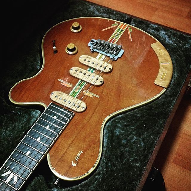 WildGuitarman's tweet photo. Welcome back, buddy✨
#jerseygirlhomemadeguitars #coota #to #guitar #guitarrepair #refret #neckreset #mymainguitar #15years #2003model https://t.co/fvpbjOmFCy https://t.co/S24IUqR7Zj