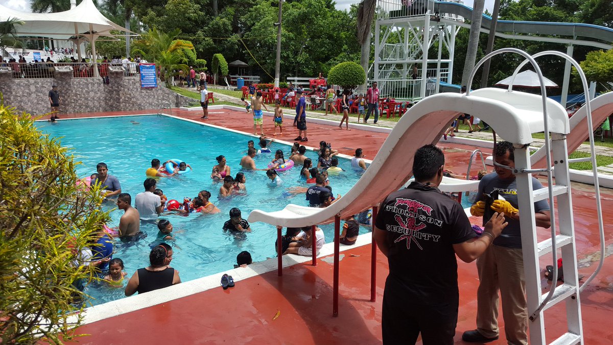 THOMPSONSECURIT's tweet photo. #FelizMiercoles Ya casi es #Junio y en @THOMPSONSECURIT estamos listos para las Graduaciones de los #Colegios #Motolinia #Tepeyac #DiazMiron de #PozaRica #Veracruz y sus Respectivos #After y #Poolparty Contrataciones: 7821623755, 7821579739 https://t.co/6tBsKi7q6Z