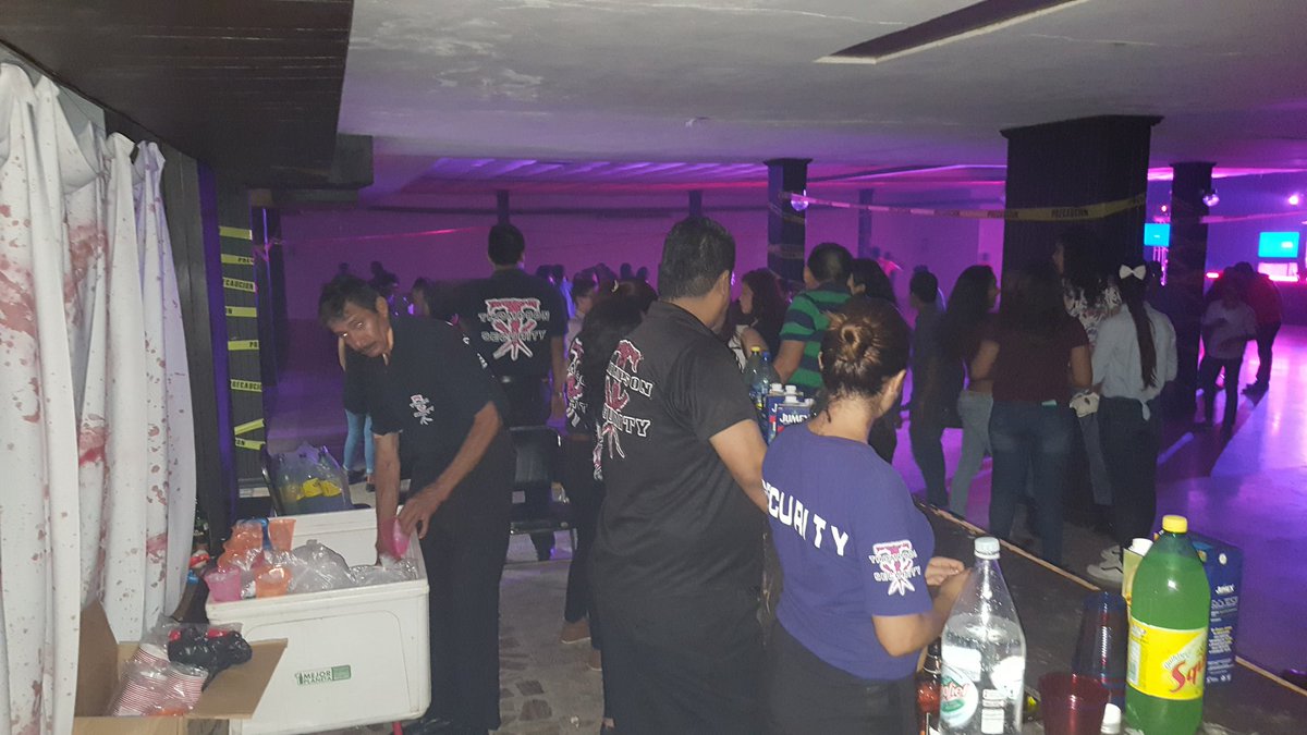 THOMPSONSECURIT's tweet photo. #FelizMiercoles Ya casi es #Junio y en @THOMPSONSECURIT estamos listos para las Graduaciones de los #Colegios #Motolinia #Tepeyac #DiazMiron de #PozaRica #Veracruz y sus Respectivos #After y #Poolparty Contrataciones: 7821623755, 7821579739 https://t.co/6tBsKi7q6Z