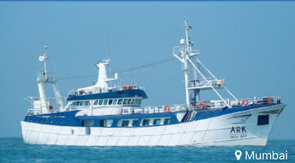 newzhit's tweet photo. #ArkDeckBar salvage ops priority @ceommb @shipmin_india as risk of MV Avior floating debris and drifting due to changing tides and currents pose serious danger to Bandra Worli Sea Link @MumbaiPolice @PMOIndia @CMOMaharashtra @saxenavipul64 https://t.co/Bo3aRPCA0z
