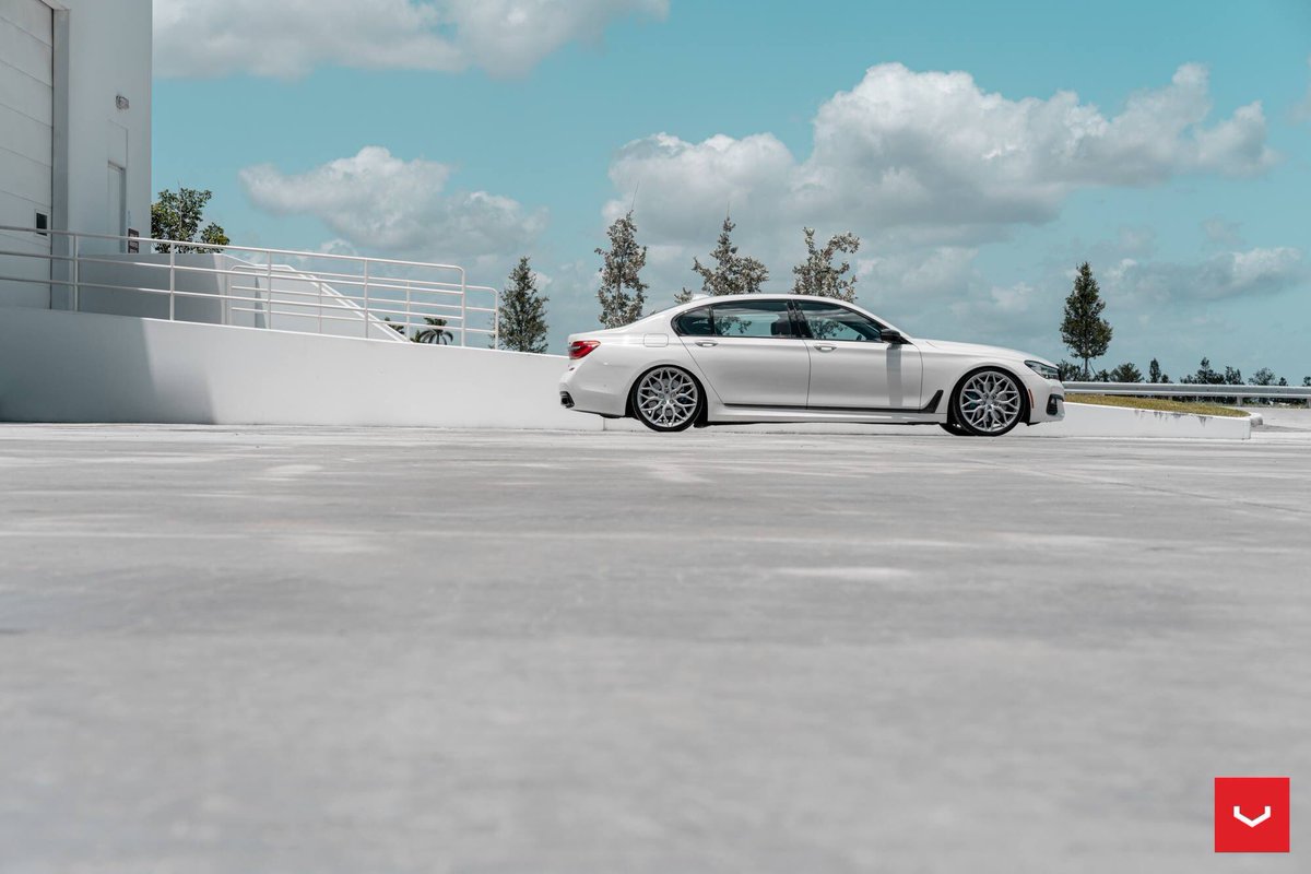 LeeAutoVN's tweet photo. BMW 7 Sereis on Hybrid Forged HF-2 in Satin Silver
📞 09.388888.90 - 0901.11.00.99
⛳️ https://t.co/1UrHlhLTc2
#Vossenwheels #vossen #vietnam #vossenwheelsvietnam #mamdo #mamvossen #leeauto https://t.co/h1yRSnp5I5
