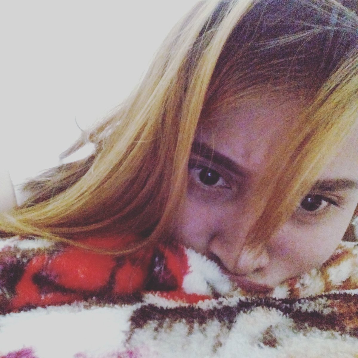 AidahDadah's tweet photo. I dont care anymore. I am contented and happy with the person who appreciates me and knows me better ;) ;* <3 https://t.co/V2vdEG4ZPr