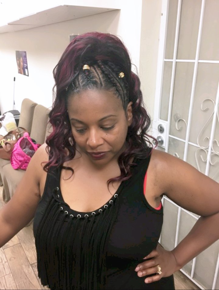 TheNewYouBraidR's tweet image. 'Back on my grind'....❤❤#cute 😘#ghanabraidstyle #cornrowponytail
#colorpop🎨 #redwine 🍷"The New You."✂💺 #feliciay05