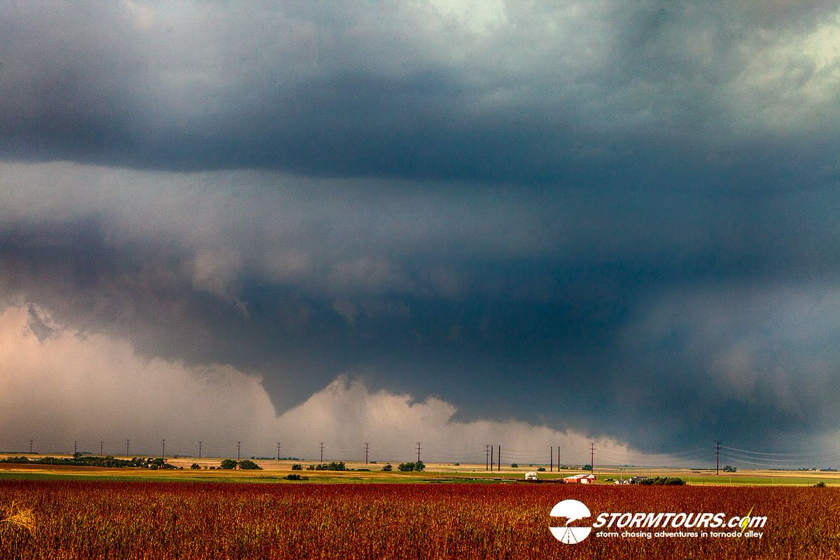 BrianBarnesWX's tweet photo. V-shaped funnel on the south side of the #Bucklin, KS supercell on May 29, 2018.
@NWSDodgeCity https://t.co/or63H6Q9qI