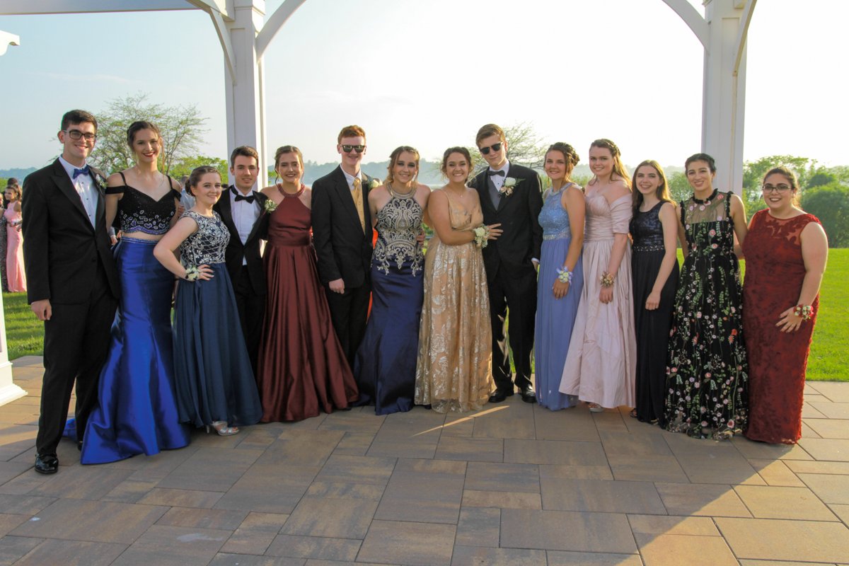 Middleboroughtv's tweet photo. What an amazing night at the @Sachems2018 Senior Prom! All our photos of the night are on our facebook and our website. https://t.co/afmToscHC2 https://t.co/DpoIIgPQWr