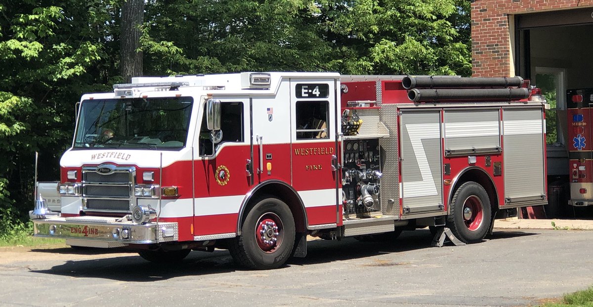 JDeforest1717's tweet photo. @ctfirephoto @SIRENNET_TV Westfield Mass Engine 4 2011 Pierce Velocity-SLT 1250/750/20A #westfield #pierce #1stdue #ctfire #ctfirephoto #jobtown #iaff #engine1 #HQ https://t.co/QoCgEWeP4a