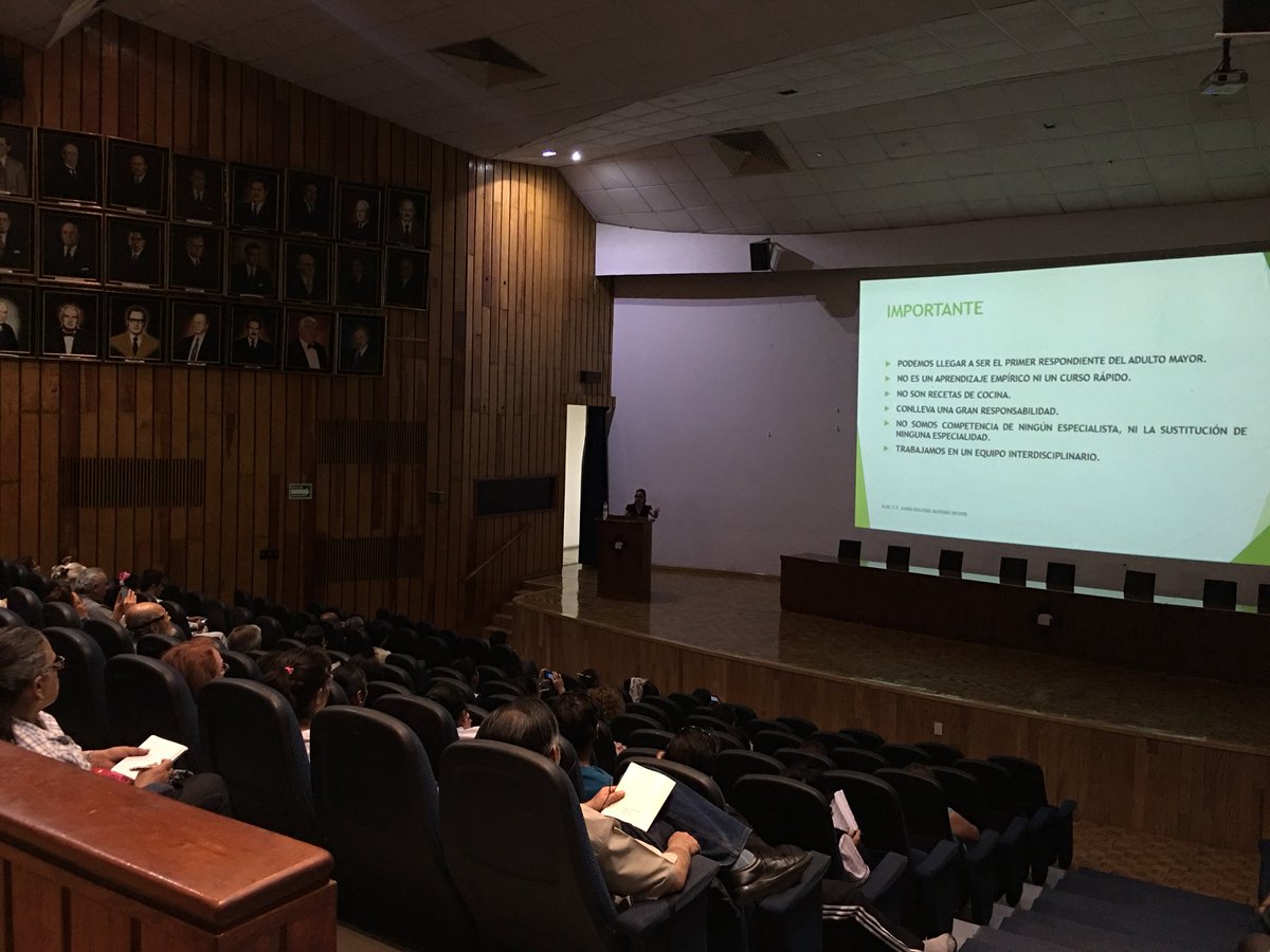 amggmexico's tweet photo. #EnEsteMomento en nuestra #sesionmensual “La Importancia de la Rehabilitación en el Adulto Mayor”. @HGM_OD #amgg2018 https://t.co/a2jYCx108q