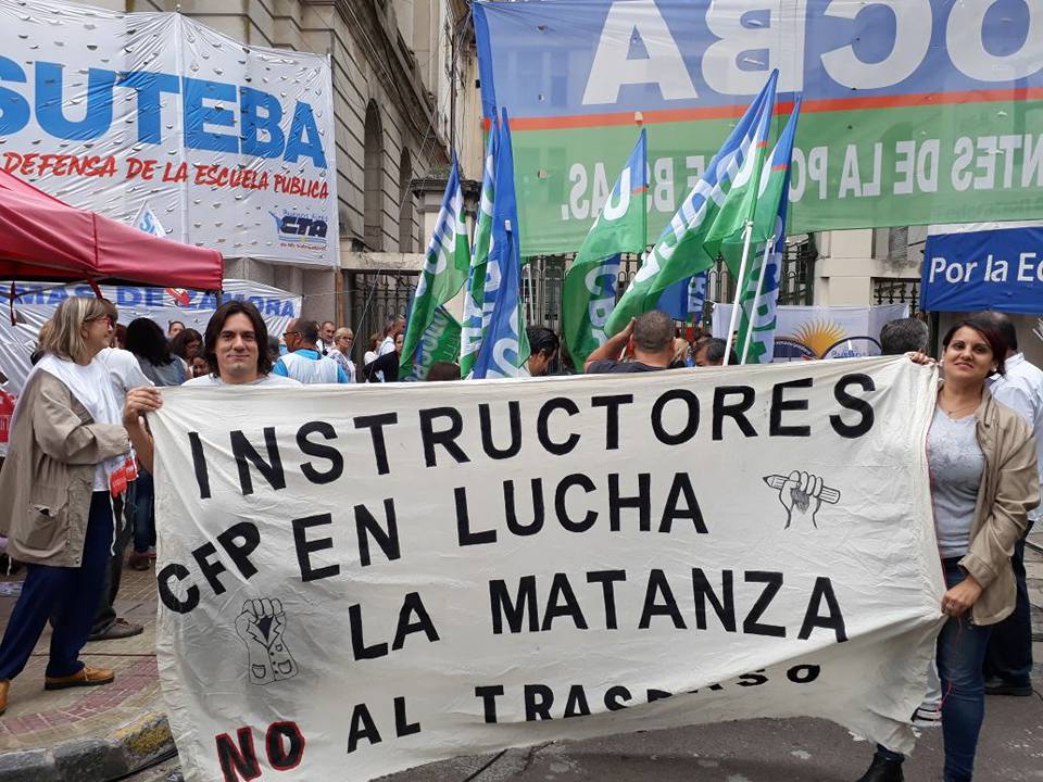 Margra22Mariela's tweet photo. @cronicaweb @radiolared @MercedesNinci Resolución 2018-585 GDBA - DGCYE nos saca de Educación ??. ?? Nuestra tarea es educativa. ??¿Sobre qué diagnóstico tomaron una medida de tal magnitud? ?????Hicieron una tarea inconsulta #NoAlTraspasoDeLosCFP https://t.co/7rUbDGEhHN
