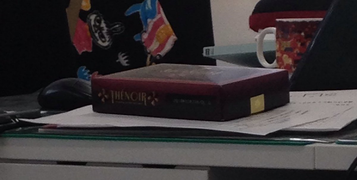 midnightcyn's tweet image. When a coworker has a box of chocolates just sitting there on their desk waiting to be &apos;borrowed permanently&apos;... #IsThisATest #killingme