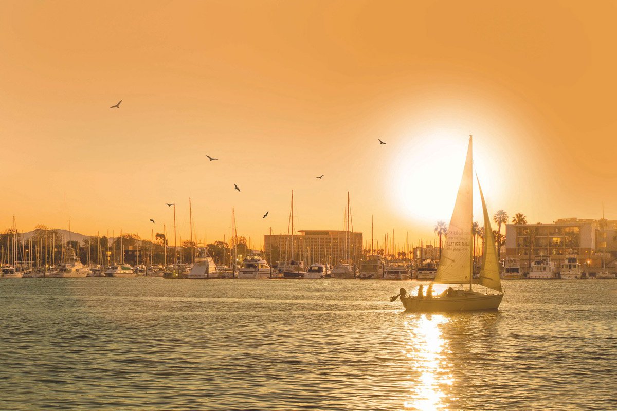 MarinaDelRey_CA's tweet photo. @HornblowerSoCa's mid-week sunset cocktail cruises return June 6! Enjoy fun, low-cost harbor cruises Wednesdays and Thursdays through October 25. https://t.co/ysxSfHPfzc https://t.co/WMAgLjNJUC