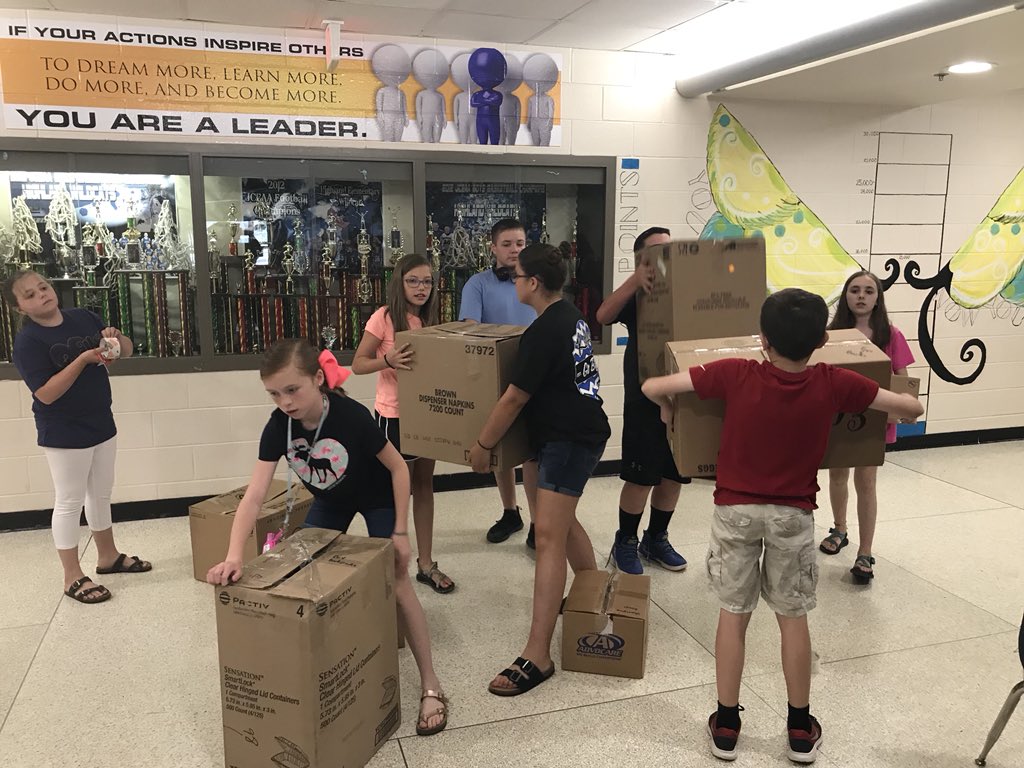 MistyWard78's tweet image. Highland #CmPS team travels tomorrow to Jefferson County to help expand Foster Friends to Louisville! #CmPS #FPSPI #TheLeaderinMe #ServiceFirst @JC_Schools @lisasalyer @thomcochran  @KYJohnCoHR