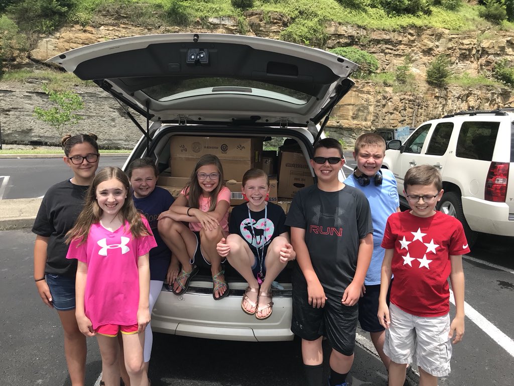 MistyWard78's tweet image. Highland #CmPS team travels tomorrow to Jefferson County to help expand Foster Friends to Louisville! #CmPS #FPSPI #TheLeaderinMe #ServiceFirst @JC_Schools @lisasalyer @thomcochran  @KYJohnCoHR