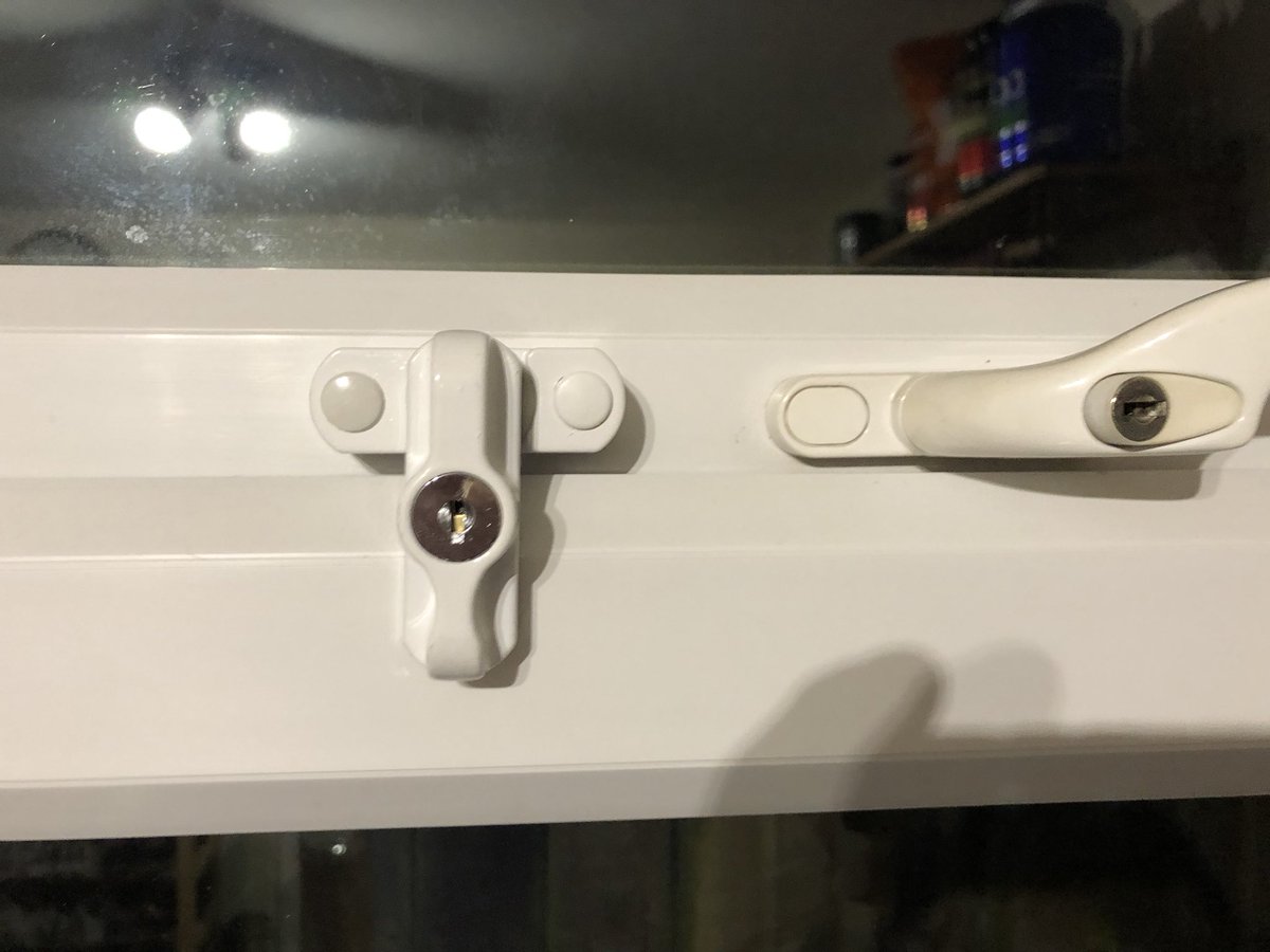 LockforceHull's tweet photo. Still up and working following some burglary’s this evening/morning.. we hope you never need us but incase you do save our number.01482 298002 / 07740003187 
https://t.co/PHLX8BE6yq
#24hour #locksmith #boarding #security #hull #cottingham #beverley #brough #lockforce https://t.co/LYbFjmfZYl