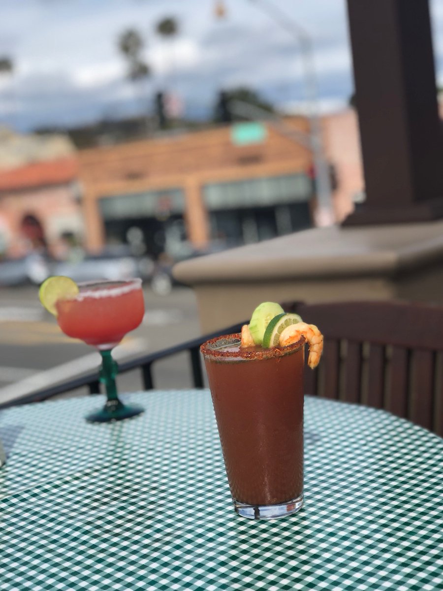 Wind down after work with captivating views and delicious drinks at #SkyRanchSJC!