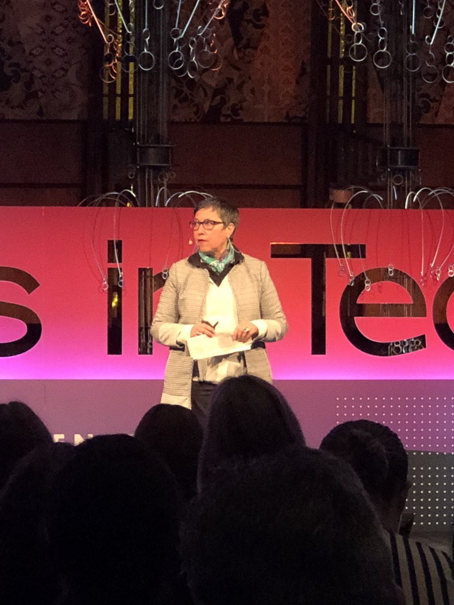 Times are a changing! Excited for <a href="/moniquejmorrow/">Monique Morrow</a> up on stage at #GITCatalystAU this morning! 🙌