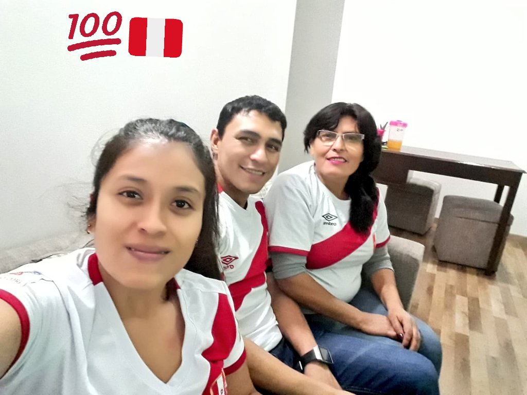 YESITAALVARADO's tweet photo. #juntemonosparaalentar desde santiago_Chile peruanos de corazón  arriba Perú carajo🇵🇪🇵🇪🇵🇪🇵🇪🇵🇪 @americatv_peru @TuFPF https://t.co/w2ZnqNoAwW