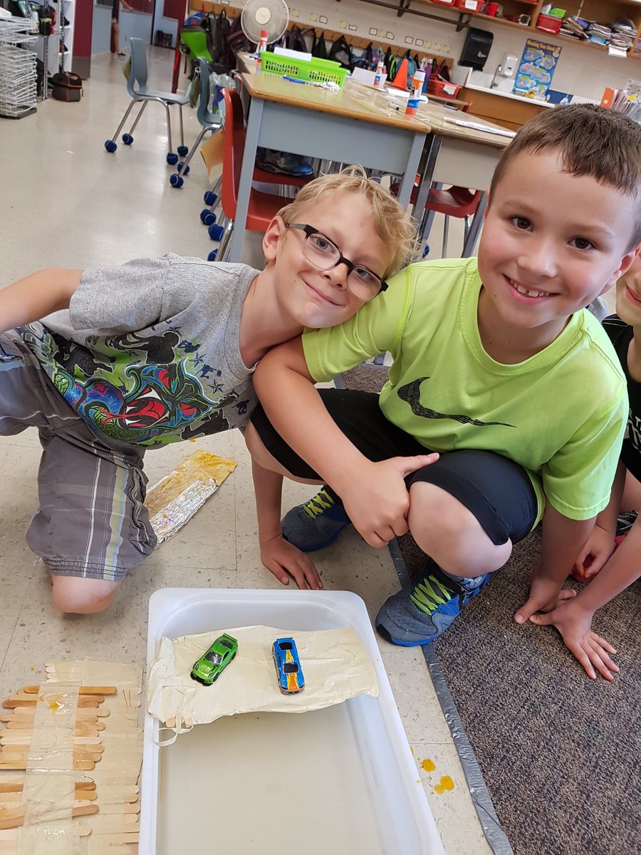 MirandaAtrooshi's tweet photo. The grade 1 students have been busy Building Bridges to support a toy car. We love our structures and materials unit!@JarvisJets  @Doug_Ouellettte @GEDSB https://t.co/gq4KMc54yV