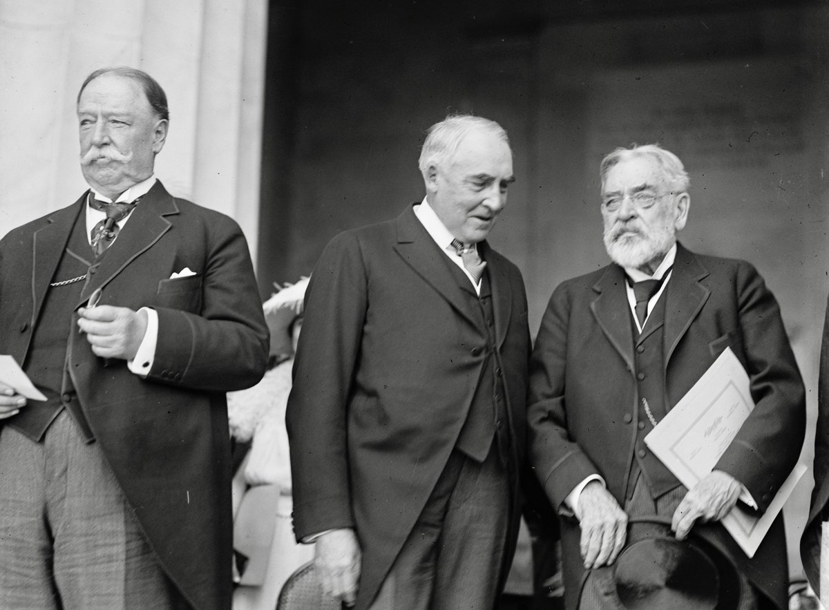 BeschlossDC's tweet image. Chief Justice William Howard Taft, President Warren Harding and Robert Todd Lincoln dedicate Lincoln Memorial tomorrow 1922:     #NARA