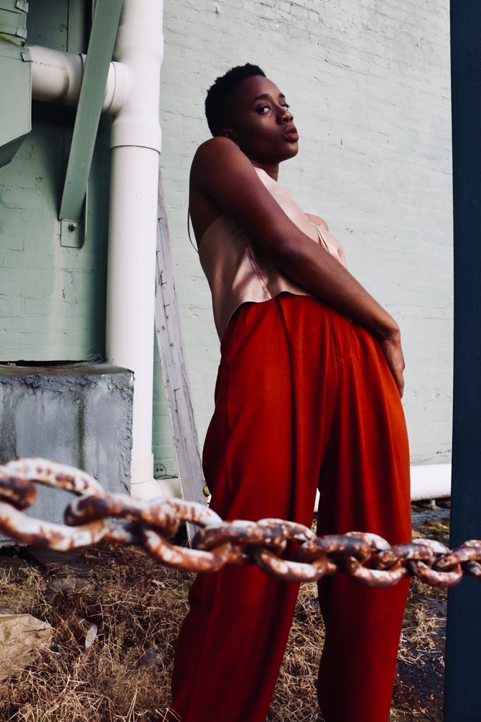 oliveashes's tweet photo. This shoot will always be one of my favorites... What y’all think though? 👀 https://t.co/qlmEjPlWdB
