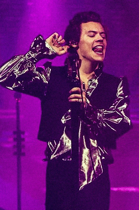umalesbican's tweet photo. foi o melhor show da minha vida e eu nem tava lá sad 😭❤
#HarryStylesLiveOnTourSaoPaulo https://t.co/U487uswBkr