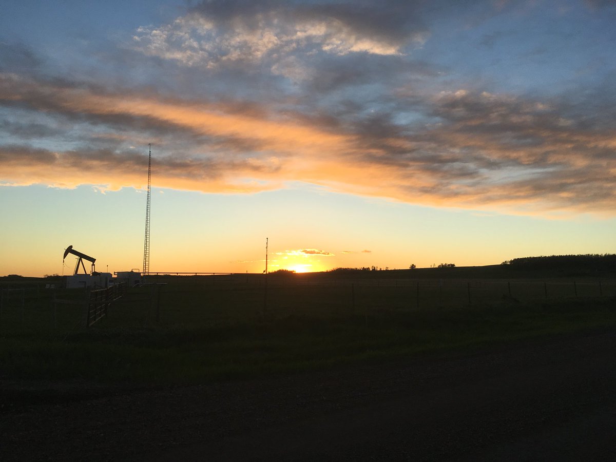 BigCountry931's tweet photo. After another gorgeous evening in the Peace Region yesterday, I was able to capture this beautiful sunset. #ViewsFromThePeace
- Ken Elrick II https://t.co/SWjVWv2RlV