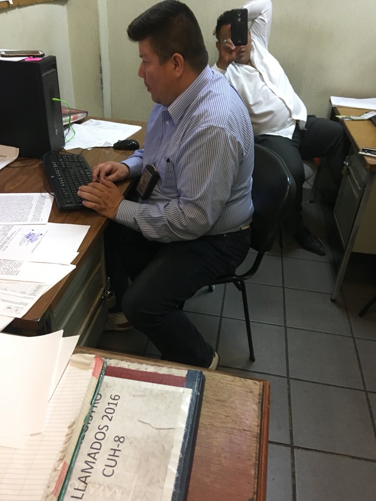 Eth_Lara's tweet photo. @PGJDF_CDMX Nada de DM y siguen los malos tratos , intimidaciones y fotografías del policía que trae el celular en mano https://t.co/6ZushcvnPp
