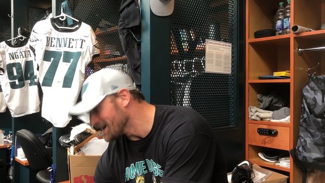 Tim_McManus's tweet photo. Eagles defensive end Chris Long decided to troll hockey fans Monday night by saying he prefers basketball because "guys take too many breaks in hockey...I'd rather watch the grinders." The tweet generated 600 comments — most of... https://t.co/fGic3vbbYx https://t.co/9PUhhEefbF